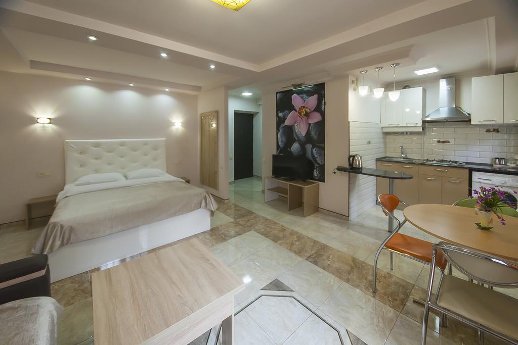 Studio On Papazyan 12 Jerevan Exteriör bild